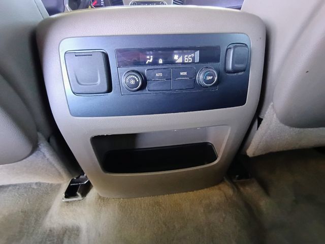 Used 2015 Chevrolet Suburban LT RWD image 71