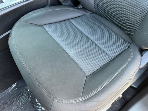Used 2023 Ford Explorer XLT AWD/4WD image 15