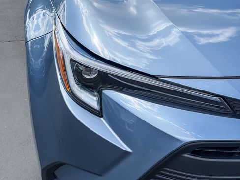 Used 2024 Toyota Corolla LE w/ LE Convenience Package FWD image 7