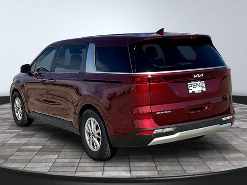 Used 2024 Kia Carnival LX FWD image 5