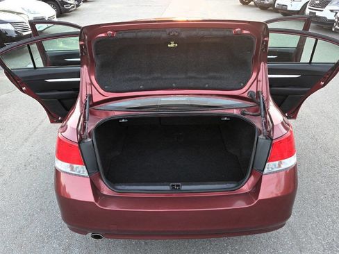 Used 2010 Subaru Legacy 2.5i Premium AWD/4WD image 37