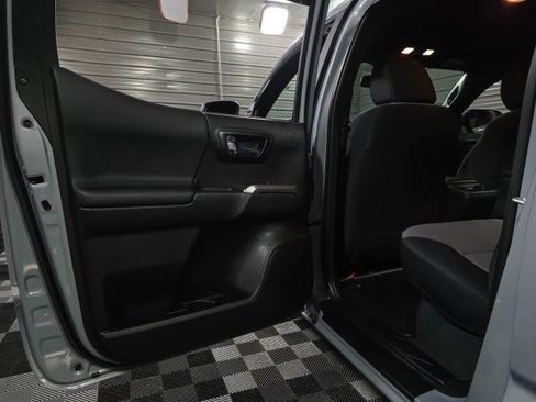 Used 2021 Toyota Tacoma TRD Sport w/ Technology Package AWD/4WD image 35