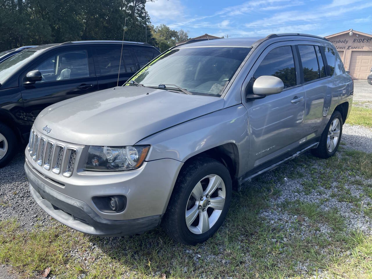 Used 2016 Jeep Compass Latitude AWD/4WD image 4