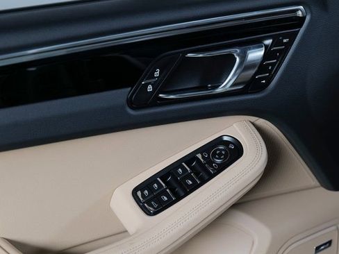 New 2025 Porsche Macan image 25