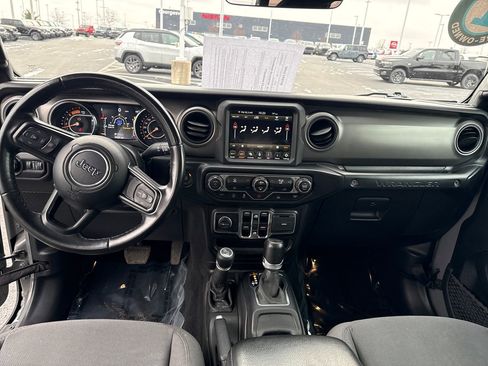 Used 2022 Jeep Wrangler Unlimited Sport image 15
