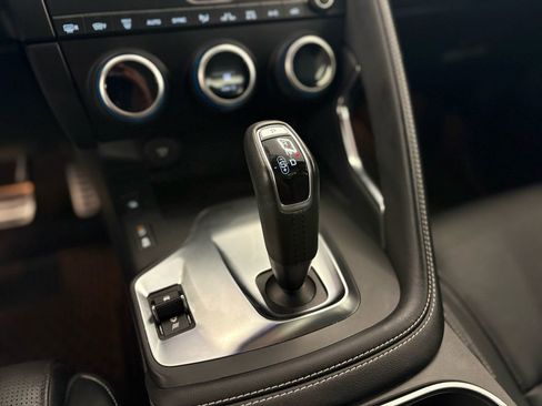 Used 2020 Jaguar E-PACE R-Dynamic HSE image 32
