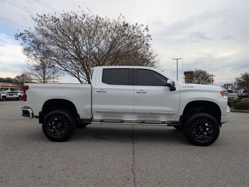 Used 2024 Chevrolet Silverado 1500 High Country w/ High Country Premium Package image 9
