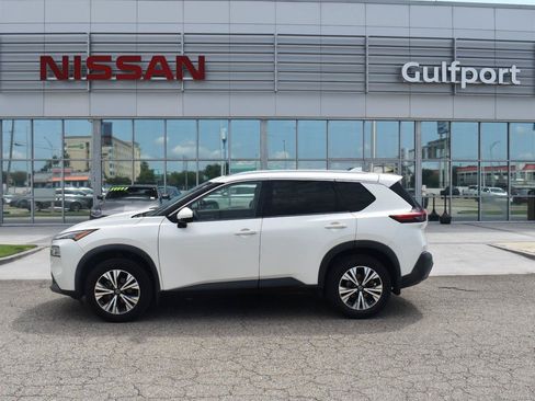 Used 2021 Nissan Rogue SV w/ Premium Package FWD image 3