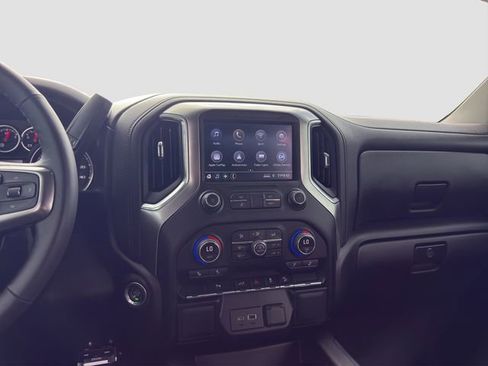 Used 2022 Chevrolet Silverado 1500 LT Trail Boss w/ Safety Package AWD/4WD image 15
