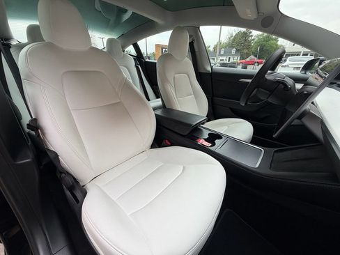 Used 2022 Tesla Model 3 Long Range AWD/4WD image 4