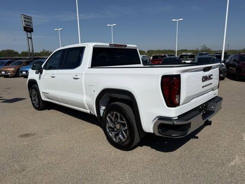 New 2026 GMC Sierra 1500 SLE image 6