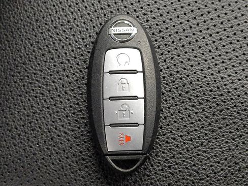 Used 2022 Nissan Rogue Sport SL w/ Premium Package FWD image 32