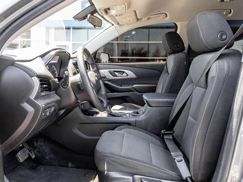 Used 2021 Chevrolet Traverse LS FWD image 7