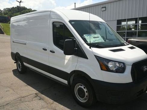 New 2026 Ford Transit 250 148 Medium Roof RWD image 4