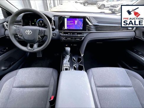 Used 2025 Toyota Camry LE image 15