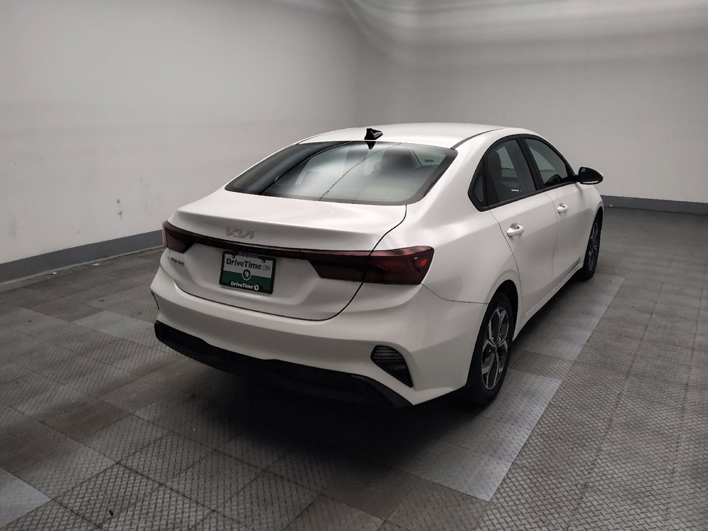 Used 2023 Kia Forte LXS w/ LXS Technology Package FWD image 9