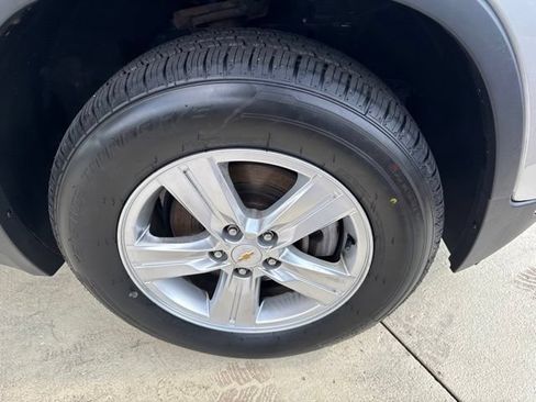 Used 2018 Chevrolet Trax LT w/ LT Convenience Package AWD/4WD image 34