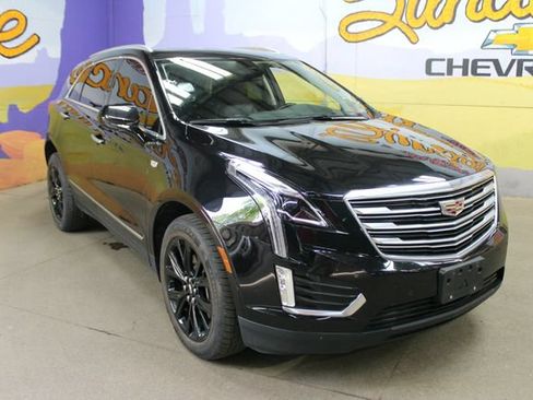 Used 2018 Cadillac XT5 Luxury w/ Driver Awareness Package AWD/4WD image 3
