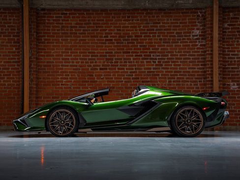 Used 2021 Lamborghini Sian Roadster AWD/4WD image 2