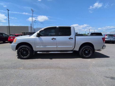 Used 2010 Nissan Titan SE w/ SE Value Truck Pkg AWD/4WD image 5