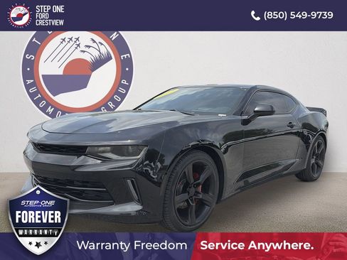 Used 2017 Chevrolet Camaro LT RWD image 1
