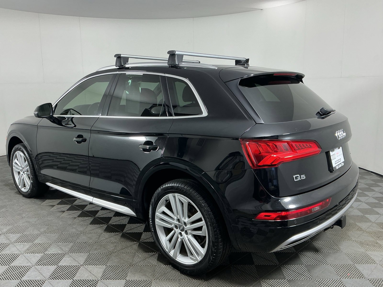 Used 2020 Audi Q5 2.0T Premium Plus w/ Premium Plus Package AWD/4WD image 6