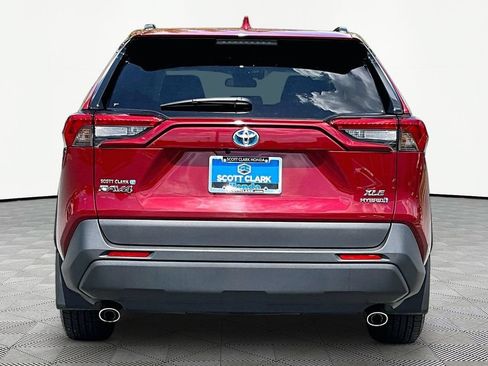 Used 2021 Toyota RAV4 XLE Premium AWD/4WD image 7