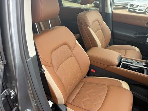 New 2026 Nissan Pathfinder Platinum image 21