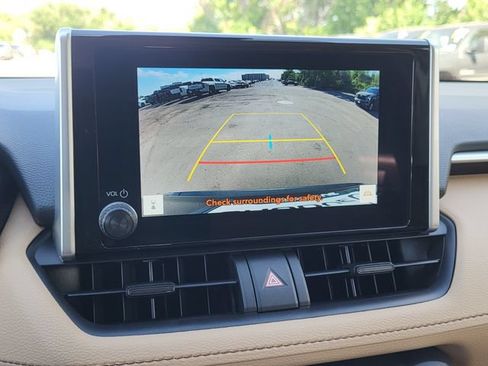 Used 2025 Toyota RAV4 LE AWD/4WD image 16