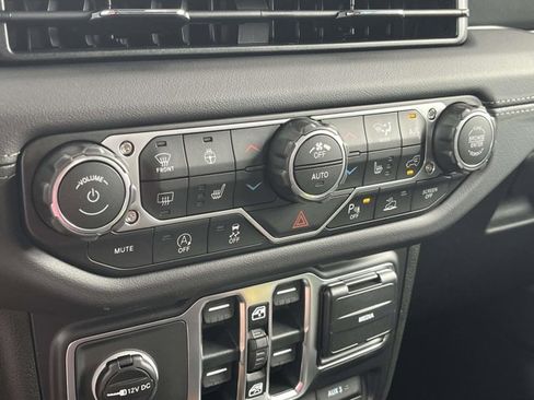 New 2026 Jeep Gladiator Sport AWD/4WD image 22