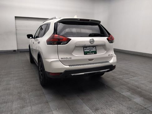 Used 2018 Nissan Rogue SV w/ Premium Package AWD/4WD image 5
