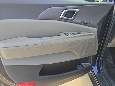 New 2026 Kia Carnival EX FWD image 19