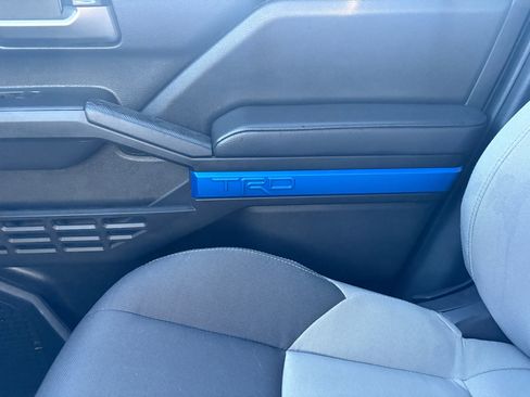 Used 2024 Toyota Tacoma TRD Off-Road image 9