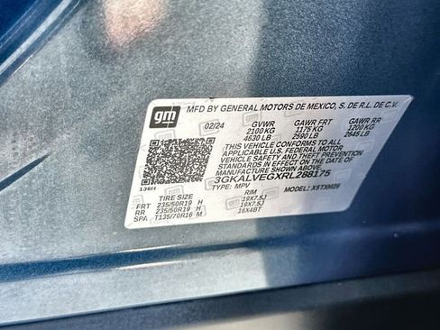 Used 2024 GMC Terrain SLT w/ Infotainment Package II image 35