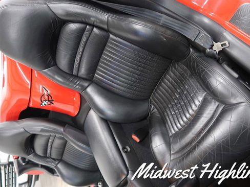 Used 2000 Chevrolet Corvette Convertible w/ Memory Pkg image 21