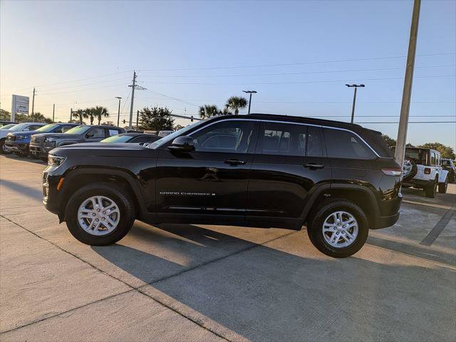 Certified 2025 Jeep Grand Cherokee Laredo RWD image 7