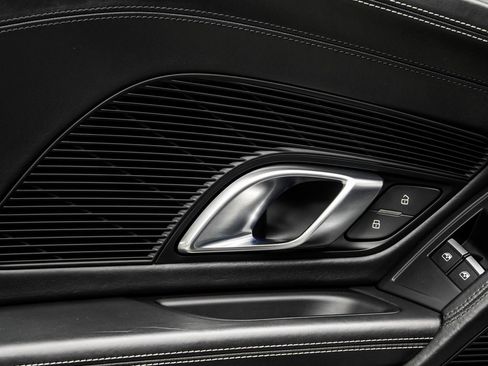 Used 2017 Audi R8 V10 w/ Carbon Exterior Package image 42