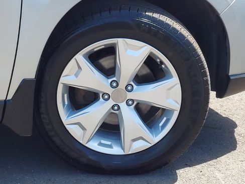 Used 2014 Subaru Forester 2.5i Limited AWD/4WD image 17