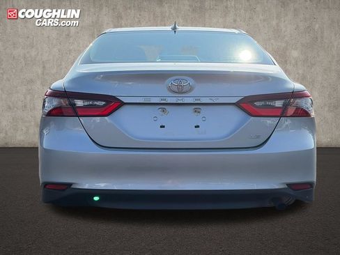Used 2022 Toyota Camry LE w/ Convenience Package FWD image 7