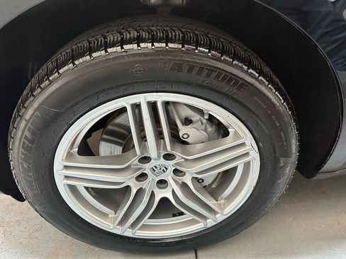 Used 2017 Porsche Macan S AWD/4WD image 26