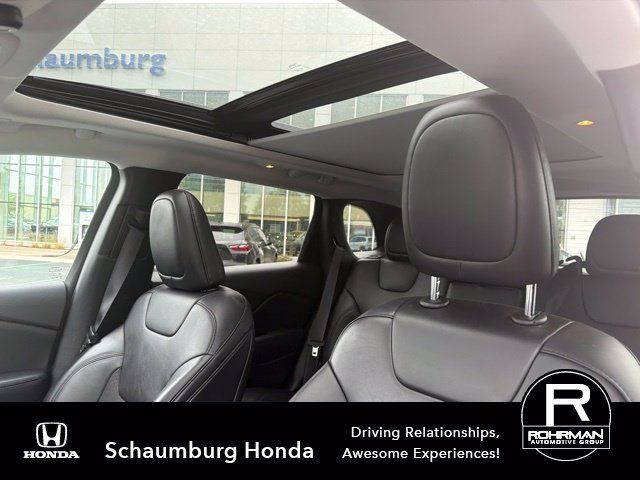 Used 2020 Jeep Cherokee Latitude Plus AWD/4WD image 7