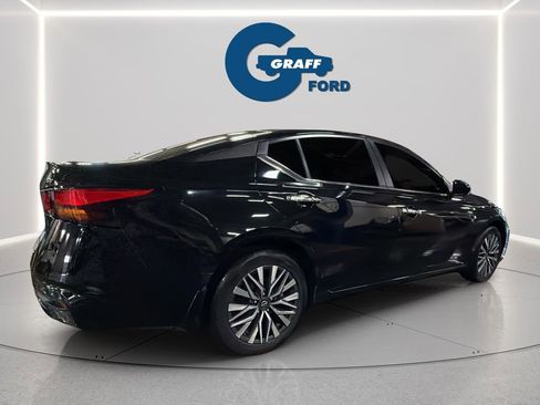 Used 2023 Nissan Altima 2.5 SV w/ SV Premium Package image 8