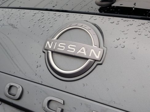 Used 2024 Nissan Rogue SV image 26