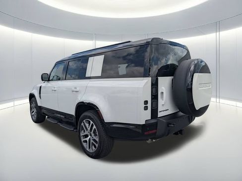New 2026 Land Rover Defender 130 X-Dynamic SE AWD/4WD image 3