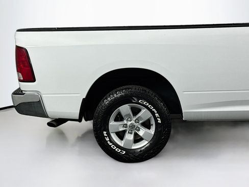 Used 2022 RAM 1500 Classic SLT AWD/4WD image 38