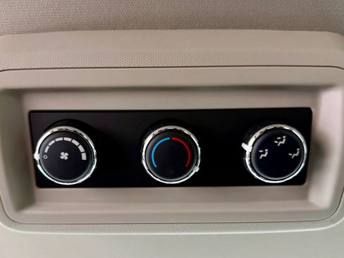 Used 2015 Dodge Journey SXT w/ Flexible Seating Group image 22