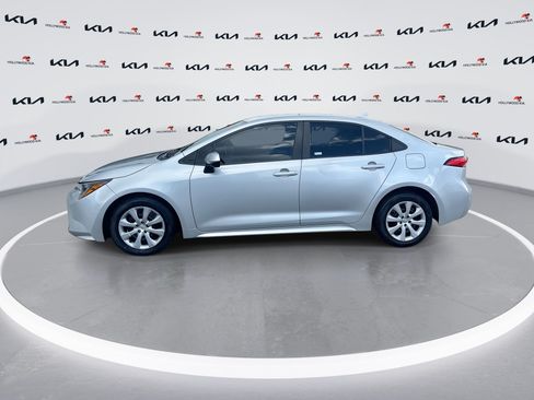 Used 2021 Toyota Corolla LE FWD image 5