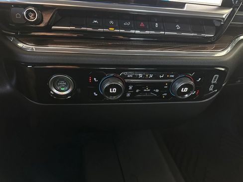 Used 2024 Chevrolet Silverado 1500 LT AWD/4WD image 25
