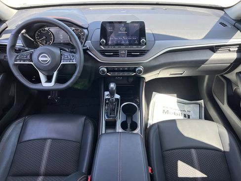 Used 2024 Nissan Altima 2.5 SR FWD image 7