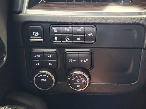 Used 2025 Chevrolet Tahoe Z71 image 23